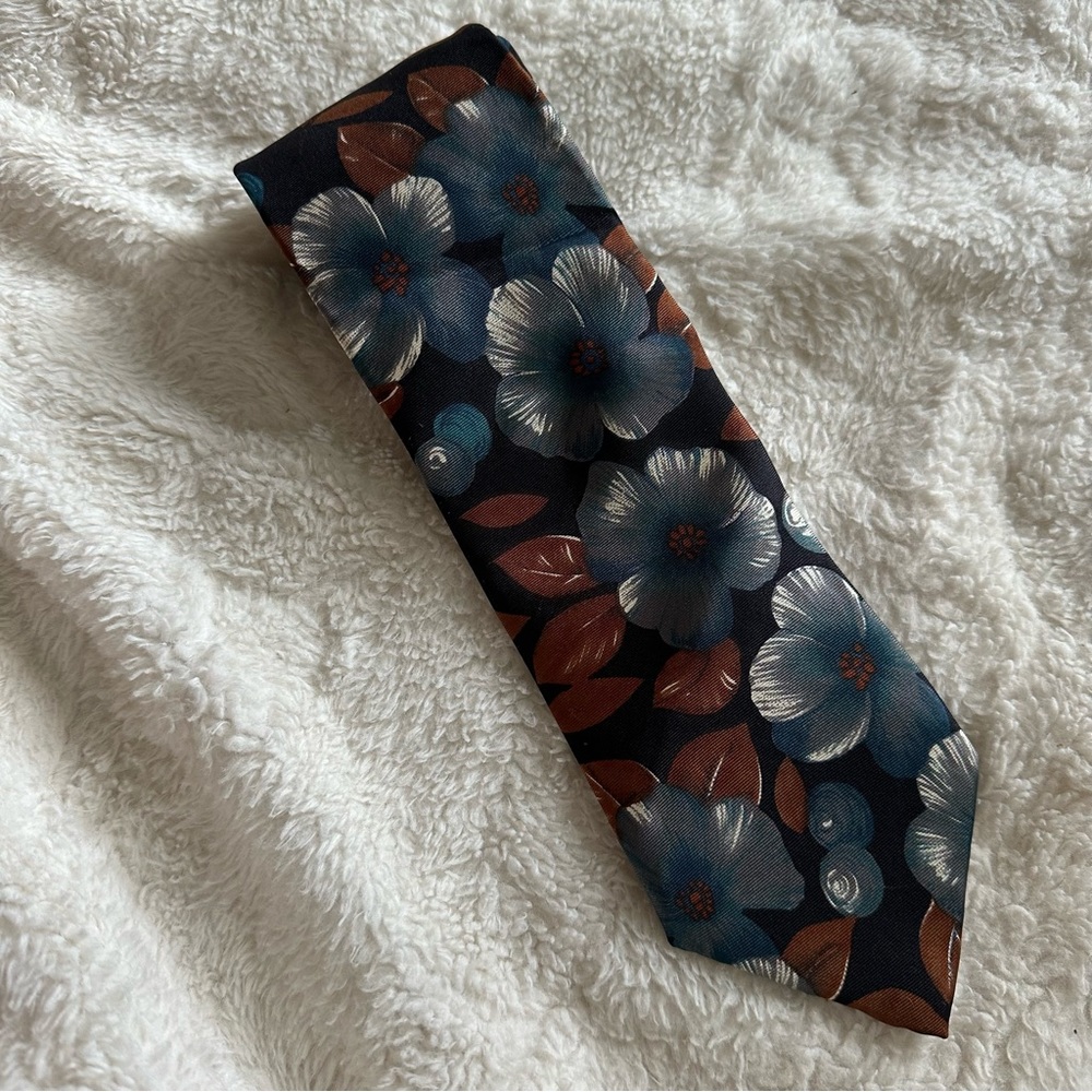 Bugatti men’s floral blue tie